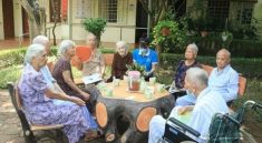 Hệ thống viện dưỡng lão chăm sóc người cao tuổi sa sút trí tuệ 