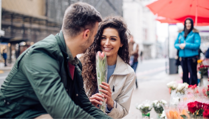 Mách bạn kinh nghiệm chọn hoa tặng vợ lãng mạn và ý nghĩa nhất