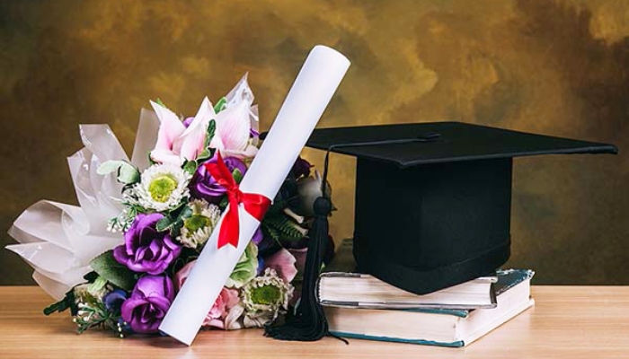 Gợi ý cách ghi thiệp kèm hoa chúc mừng tốt nghiệp
